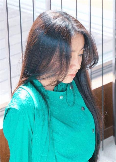 温柔黑皮女生头像