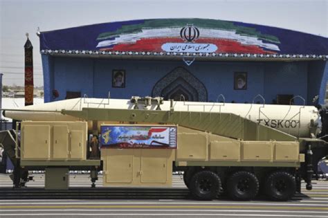伊朗发誓让美付出代价，大批导弹点火发射，随后一艘航母爆炸沉没_凤凰网视频_凤凰网
