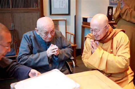普陀山佛教协会副会长净旻法师参访五台山黛螺顶寺