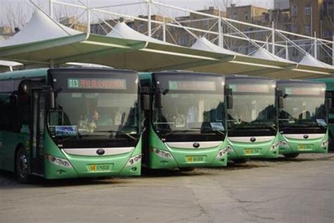 又到开学季 郑州600辆快速公交将全部投入运营_手机新浪网