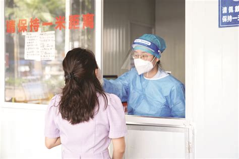 连日来，重庆三峡医专附属中医院的这样一张照片，在朋友圈不断被转发和点赞。-科教文卫 -精品万州