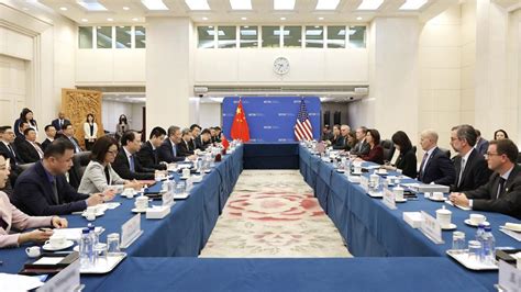 商务部部长王文涛会见美国商务部长雷蒙多_腾讯视频