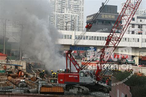 最新！上海一建筑坍塌，已致7人死亡 - 国内国际 - 关注 - 济宁新闻网