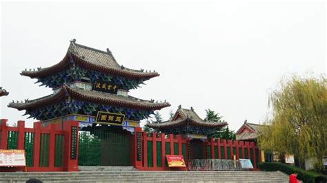 平顶山山顶,平顶山,雪山山顶_大山谷图库