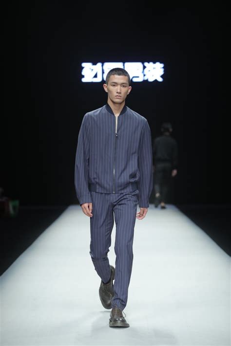 劲霸男装 2021春夏男装秀 - Beijing Spring 2021-天天时装-口袋里的时尚指南