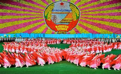 朝鲜团体操表演 让人叹为观止