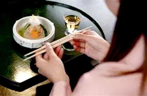 日式料理美食手握寿司高清图片下载-正版图片500876575-摄图网