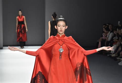 红色系的精灵_[标签:标题1]