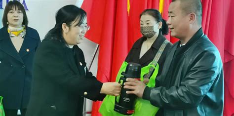 塔河县总工会“五一”节前慰问新就业形态劳动者