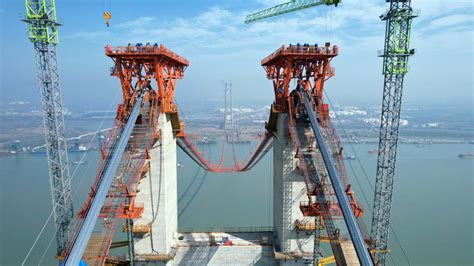 国内第一大跨度单层悬索桥——南京仙新路长江大桥完成主缆架设
