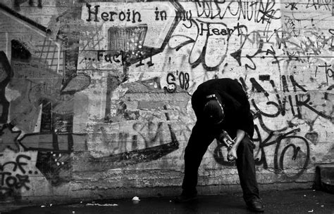 珍爱生命，远离毒品，他拍摄了捷克街头的瘾君子|捷克|瘾君子|毒品_新浪新闻