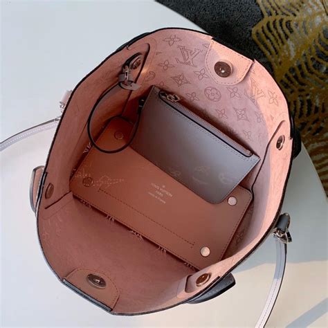 LV翻盖斜挎包新款 TWIST中号手袋图片 LV香港官网女士包包 - 七七奢侈品