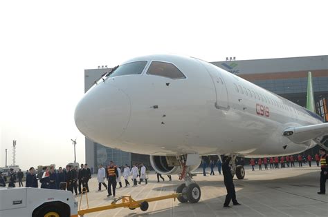 中国国产C919大型客机首架机在上海总装下线--图片频道--人民网