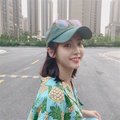 邢菲头像甜美女生动漫