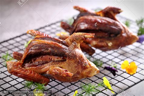 新疆烤乳鸽，野味足，真好吃|新疆|乳鸽|野味_新浪新闻