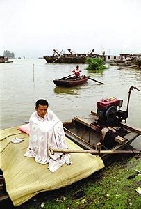黄淮地区因河流泛滥和常年战争导致经济发展较为落后