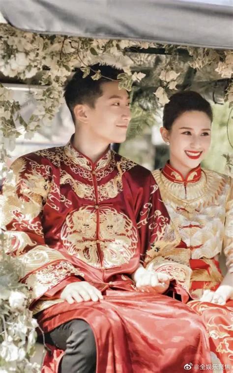 窦骁和何超莲正式官宣结婚，双方分别发文：三餐四季，余生漫漫