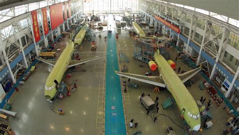 探秘世界上最大的飞机生产车间——波音工厂_工作