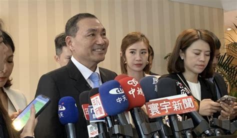 国民党参选人侯友宜在日本公开表示，坚持“九二共识”，反对“台独”