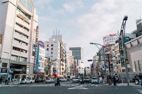 日本城市街道现代马路摄影图高清摄影大图-千库网