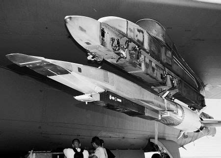 美国空军X-51A“乘波者”无人机 - 神秘的地球 科学|自然|地理|探索