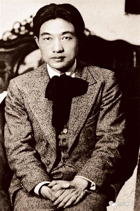 中国近代十大著名作家，鲁迅、老舍排前两名_巴拉排行榜