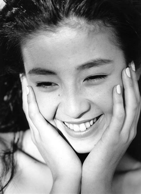 从最清纯女星到形象负分，17岁拍全裸写真的宫泽理惠没那么简单_光子