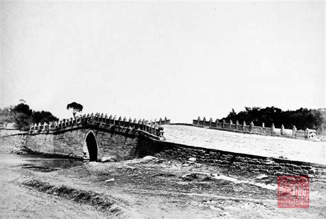 八国联军拍摄的通州：破败的八里桥，日军占粮仓，抢银185万两