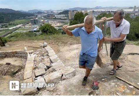 马尾两古稀老人义务修山路，从山底到山腰，一年修了400米