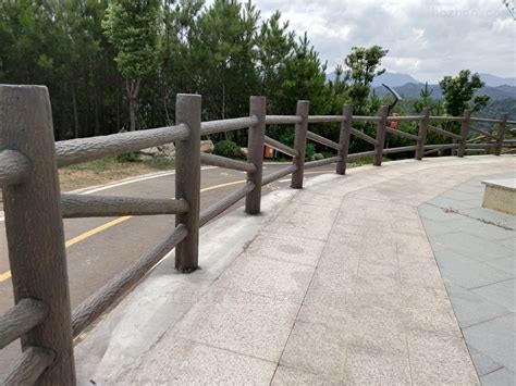 仿树藤护栏-广东水泥仿生态木异形树藤护栏-江西恒森景观工程有限公司