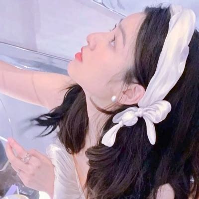 温柔女生头像小众ins