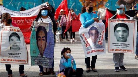 “墨西哥43名学生失踪案”调查进展：各级政府参与犯罪，军方也有责任_格雷罗州_地方_抗议