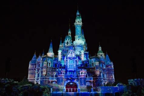 上海迪士尼度假区将于11月28日开启＂迪士尼冬日奇幻冰雪节＂_手机新浪网