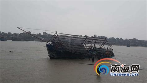 儋州海头一渔船侧翻损失28万元 多部门营救已拖回岸