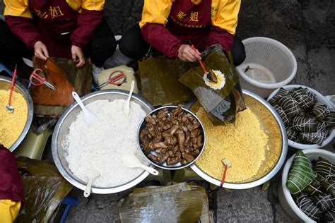 “波罗诞”上吃波罗粽，享民俗盛会品幸福生活