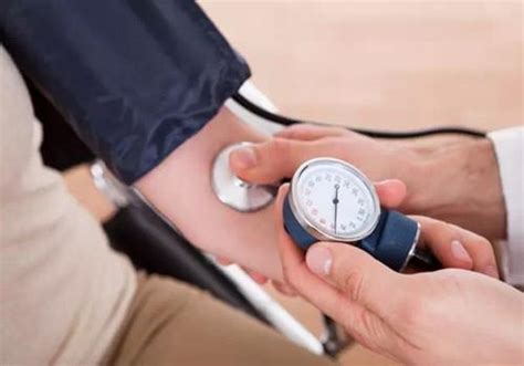 快速降低血压方法-降血压最有效5种食物-高血压患者的注意事项