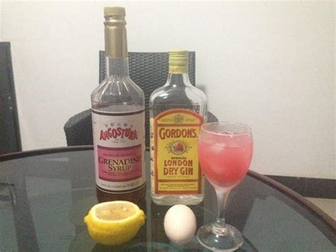 【红粉佳人 鸡尾酒的做法步骤图，怎么做好吃】阿瓦瓦_下厨房