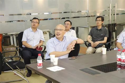 【成员动态】考察丨上海市经信委与国企领导走访移康智能_发展中心