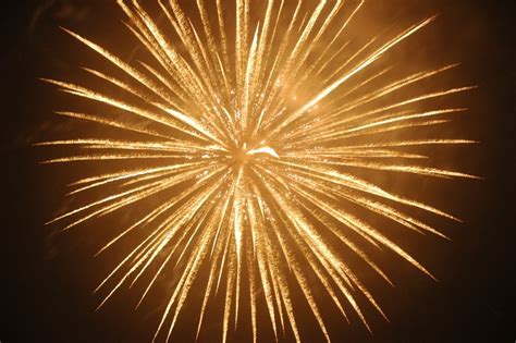 How do fireworks make shapes? | How It Works Magazine