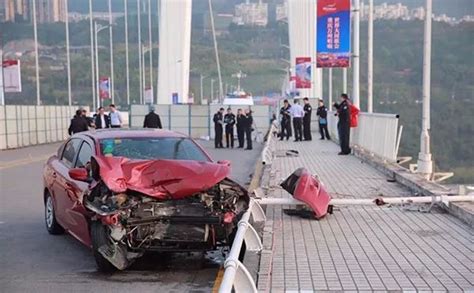 重庆万州公交车坠河事件，网友欠“女司机”一个道歉-网络暴力-义乌新闻