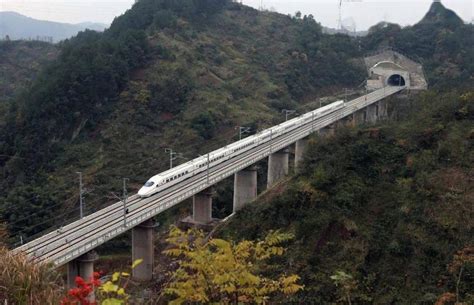 西安重庆高铁,西安到汉中高铁,西安到重庆高铁_大山谷图库