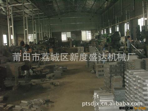 自动化焊接车间 - 企业相册 - 关于我们 - 自行式升降机制造专家济南玲雨机械制造厂