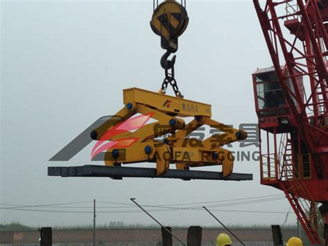 起吊35吨的天车 - 设备展示 - 舞钢国能中泰重工有限公司