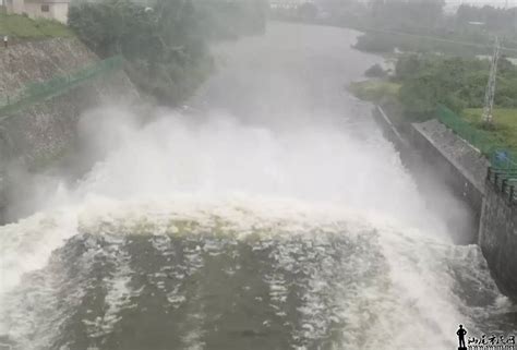 多图直击｜怀柔西水峪水库泄洪现场_京报网