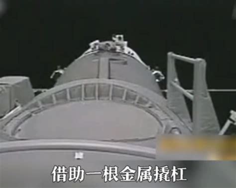 中国航天员臂力有多大？神舟七号航天员翟志刚曾用撬棍别开舱门 | 北晚新视觉