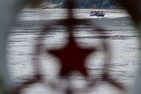 湄公河惨案细节：糯康下令中国船员一个不留_手机新浪网