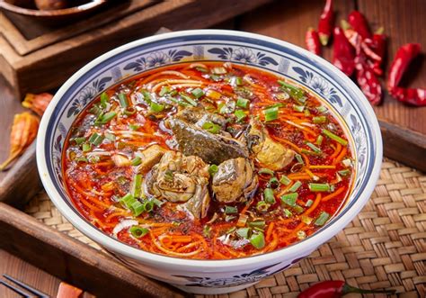 火锅味乌鸡米线，重庆&云南的美食碰撞