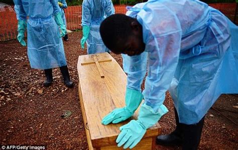 塞拉利昂埃博拉源头是一位自称能治它的“塞医”| 果壳 科技有意思