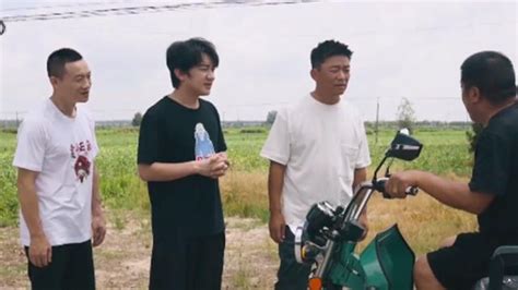 首部战疫纪录电影《武汉日夜》在湖北武汉上映