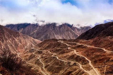 镜头里的中国十大最弯最美的盘山路，最后一个竟有99个弯道！